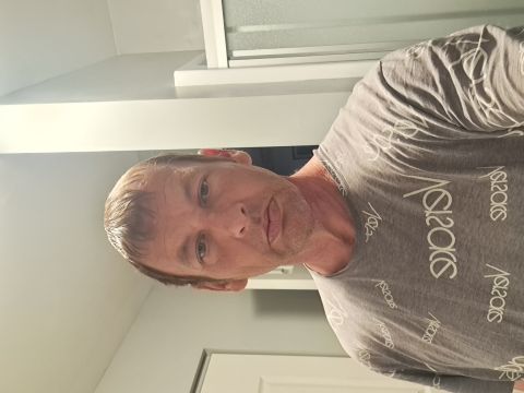 livebythesword is Single in KANSAS CITY, Missouri, 5