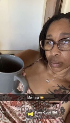 Estheratiemo76 is Single in London, England, 4