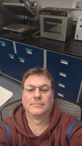 Robmarc is Single in VAN NUYS, California, 3