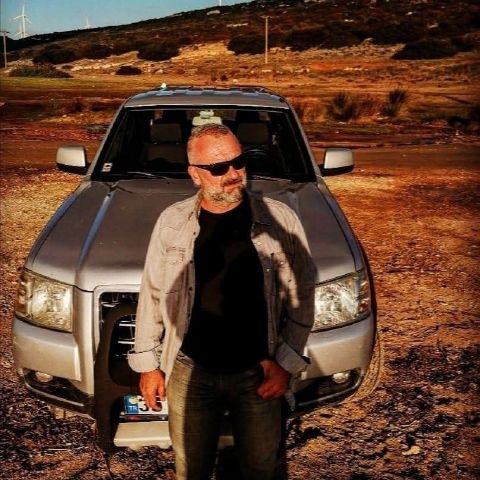 Benfordd is Single in Reston, Virginia, 4