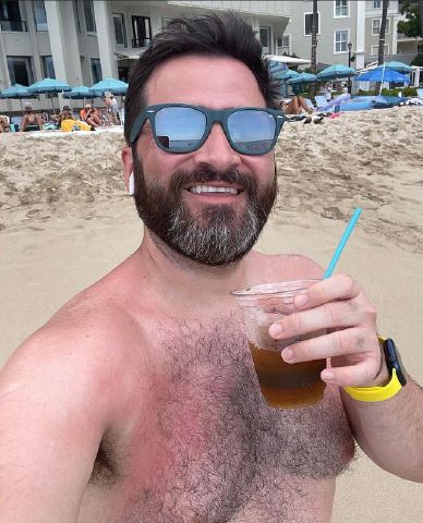 palafoxzera is Single in ASHBURN, Virginia, 4