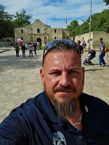 Ethangarzalolz is Single in houston, Texas, 2