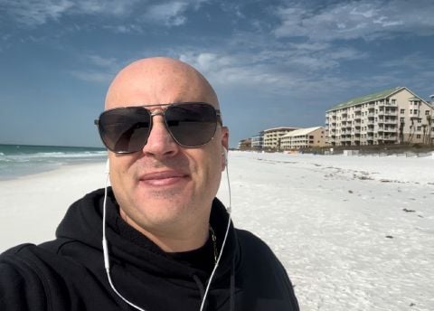 Cometalk is Single in ARGYLE, Texas, 2