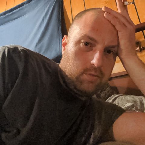 Ryan223 is Single in Birdseye, Indiana, 5