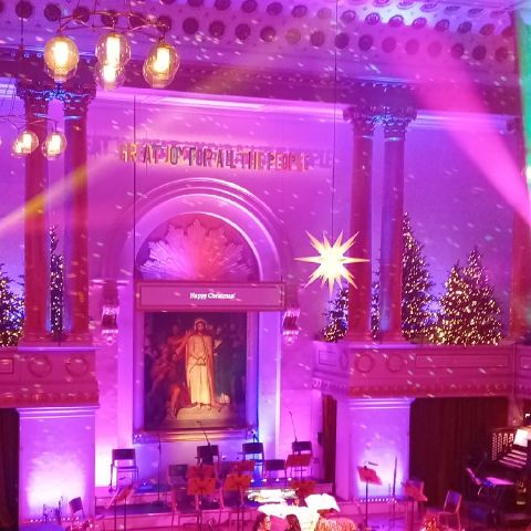 Zz18w is Single in London, England, 2