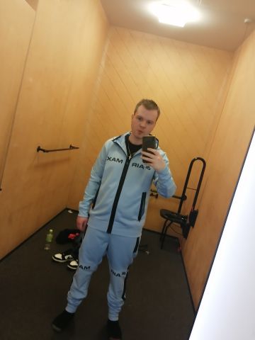 Jonny946 is Single in glasgow, Scotland, 5