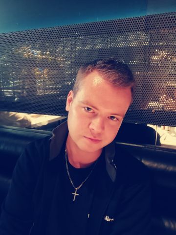 Jonny946 is Single in glasgow, Scotland, 6