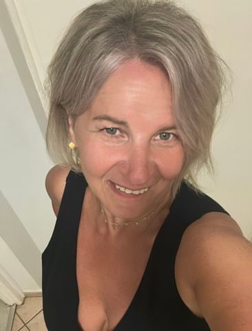 Elisainoz is Single in Saratoga, Wyoming, 3