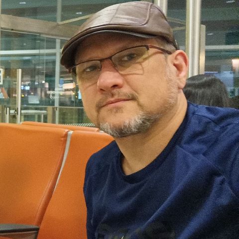 MrOneK is Single in Bolton, England, 2