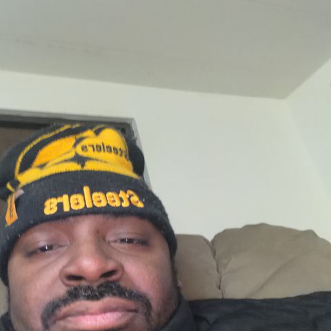 coolguy379 is Single in Rochester, Pennsylvania, 2