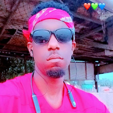 Markdelon67 is Single in London, Scotland, 3