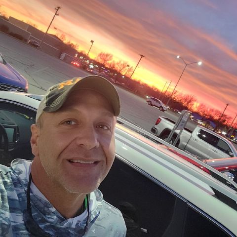 RCINMO is Single in Blue Springs, Missouri, 1