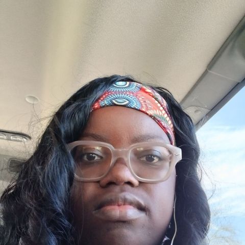 Sara2057 is Single in Palmdale, California, 4