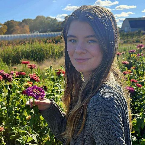 Erin119 is Single in East Providence, Rhode Island, 3