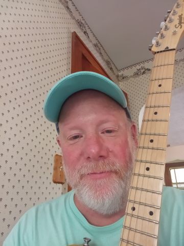 Brett1119 is Single in EAST PEORIA, Illinois, 3