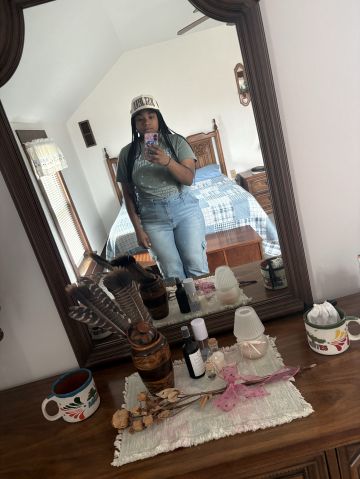 Ally54 is Single in Woodburn, Indiana, 2