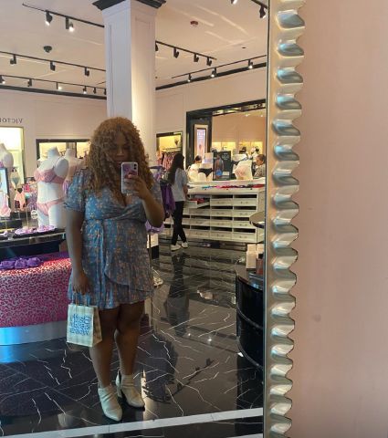 Ally54 is Single in Woodburn, Indiana, 3