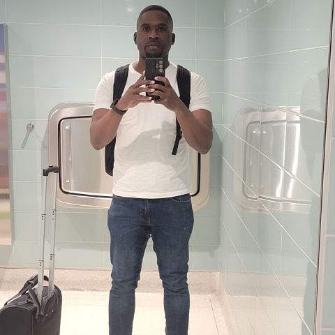 TheS718 is Single in Saint Albans, New York, 3