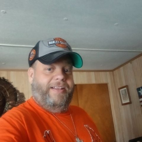 Zacharyb882 is Single in Norton, Kansas, 2