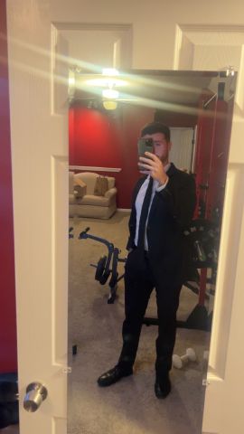 DillonH is Single in Louisville, Kentucky, 4