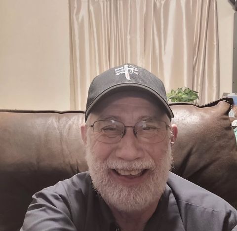david_wyatt is Single in Miami Beach, Florida, 2