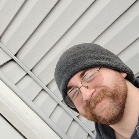 loganC27 is Single in Barberton, Ohio, 2