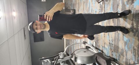 Steve1385 is Single in SEATTLE, Washington, 3