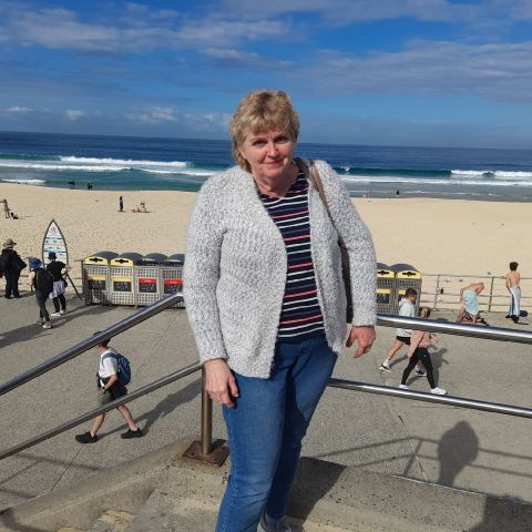 Cherie1962 is Single in Wellington, New South Wales, 4