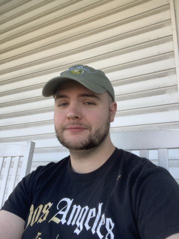 SlyMcFly is Single in North Tazewell, Virginia, 2