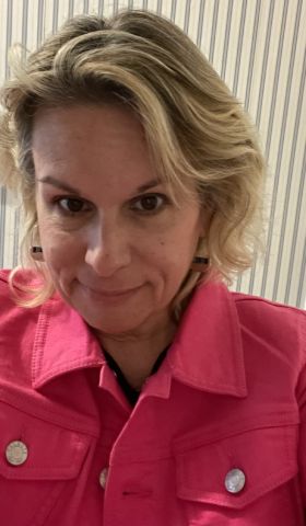 Pippie is Single in Portsmouth, New Hampshire, 2