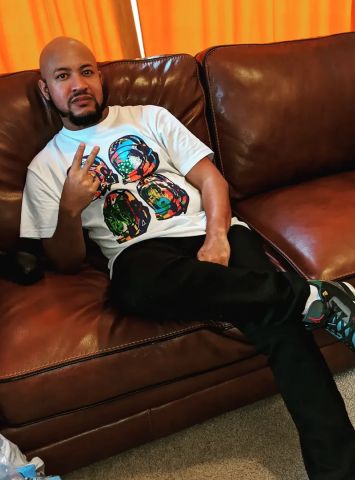 njavier is Single in Bedford, Massachusetts, 3