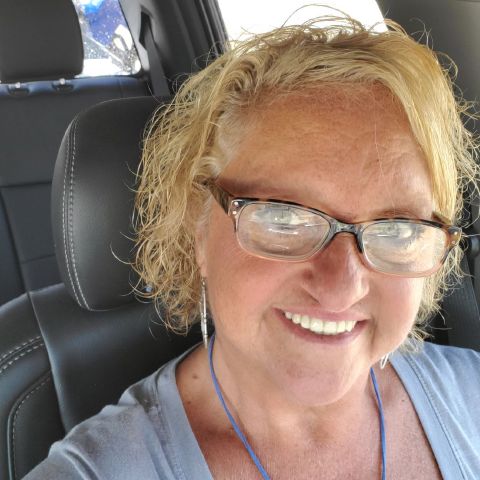 Beth6063 is Single in Cleveland, Texas, 3