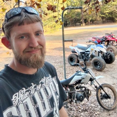 CodeyB33 is Single in Oklahoma City, Oklahoma, 1