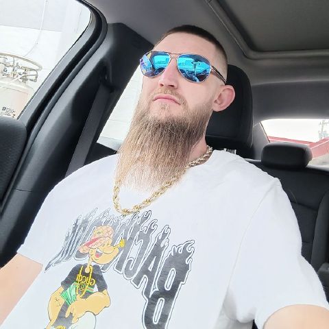 CodeyB33 is Single in Oklahoma City, Oklahoma, 3
