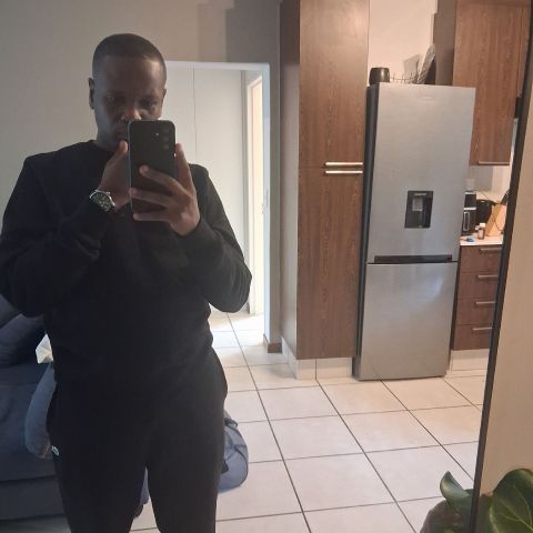 Nhlonipho212