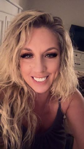 Julie668