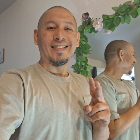 Carlosmonroy is Single in Mountlake Terrace, Washington, 2