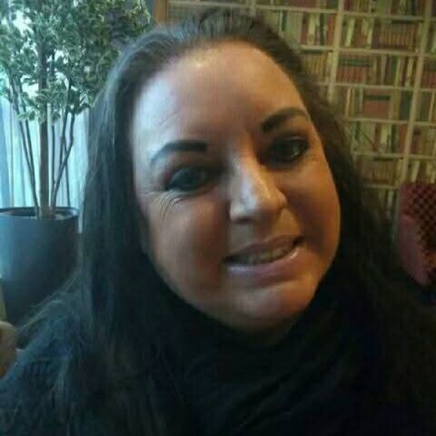 Pretty_In_Pink is Single in Swindon, England, 2