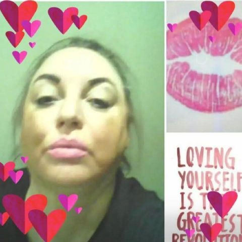 Pretty_In_Pink is Single in Swindon, England, 4
