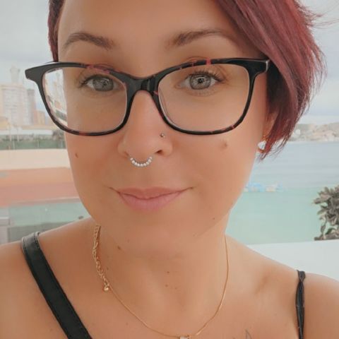 FaithAndGrace90 is Single in Maidstone, England, 2