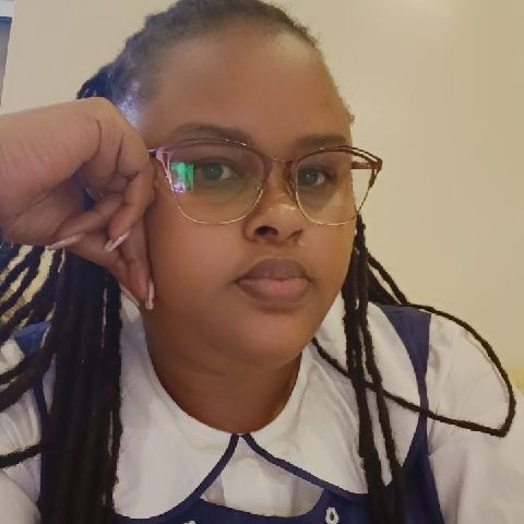 Yvonne709