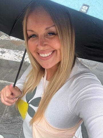 Eliana64