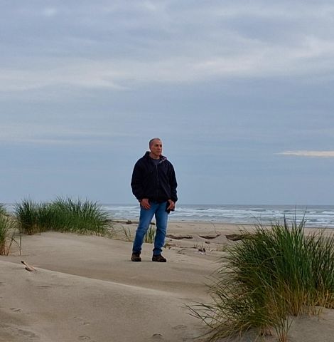 1Tim2Five is Single in NEWPORT, Oregon, 3