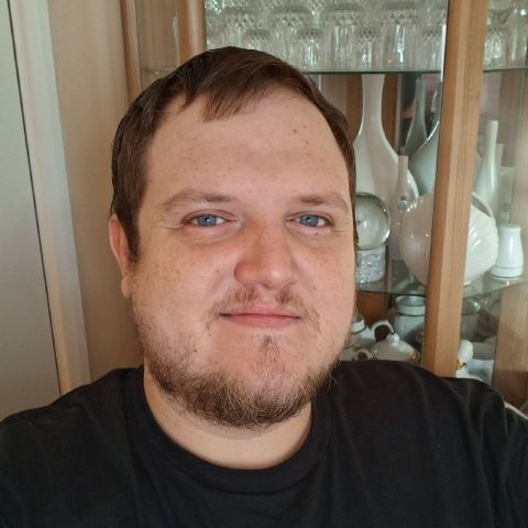 Spidy129 is Single in Rochester, England, 3