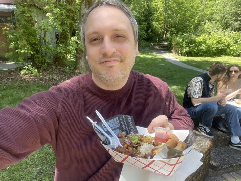 jahnSeattle is Single in Redmond, Washington, 5