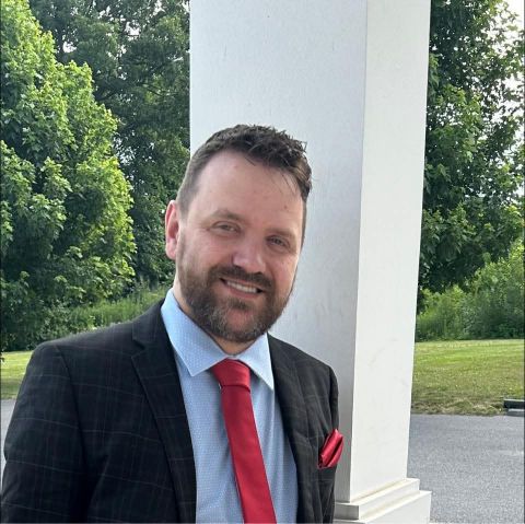Matt221 is Single in Kingston, Ontario, 4