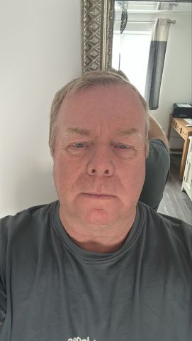 Robert88864 is Single in manchester, England, 3