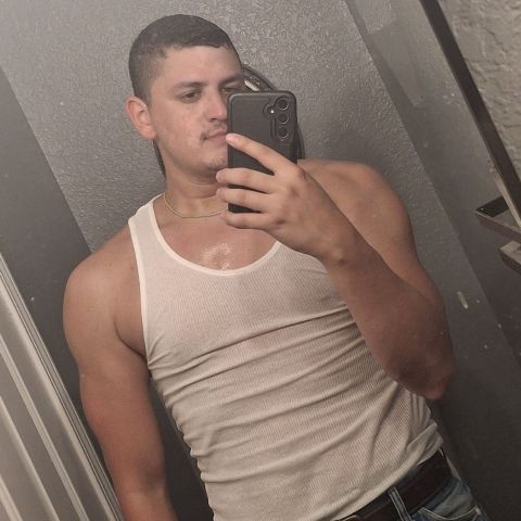 Gabriel1001 is Single in Modesto, California, 5