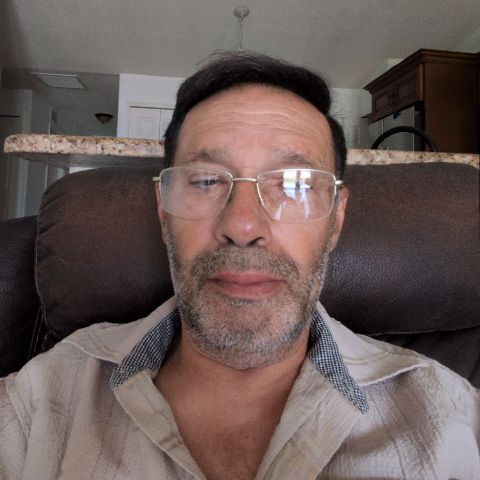 Rafael62 is Single in Lehigh Acres, Florida, 4