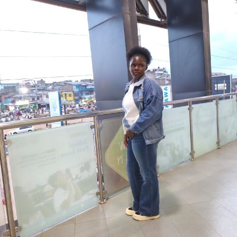 Zari256ug